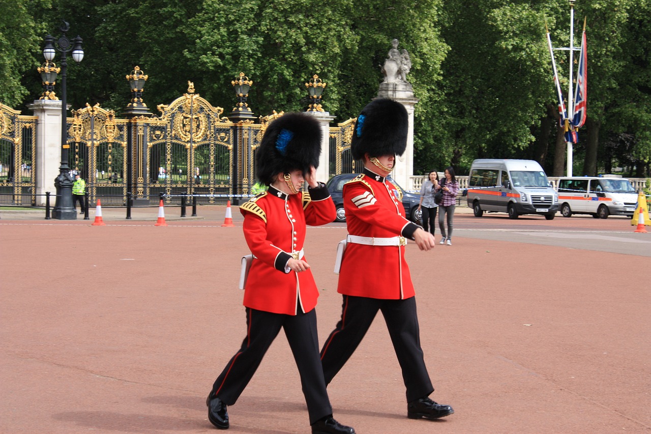 london buckingham palace changing of the guard free photo