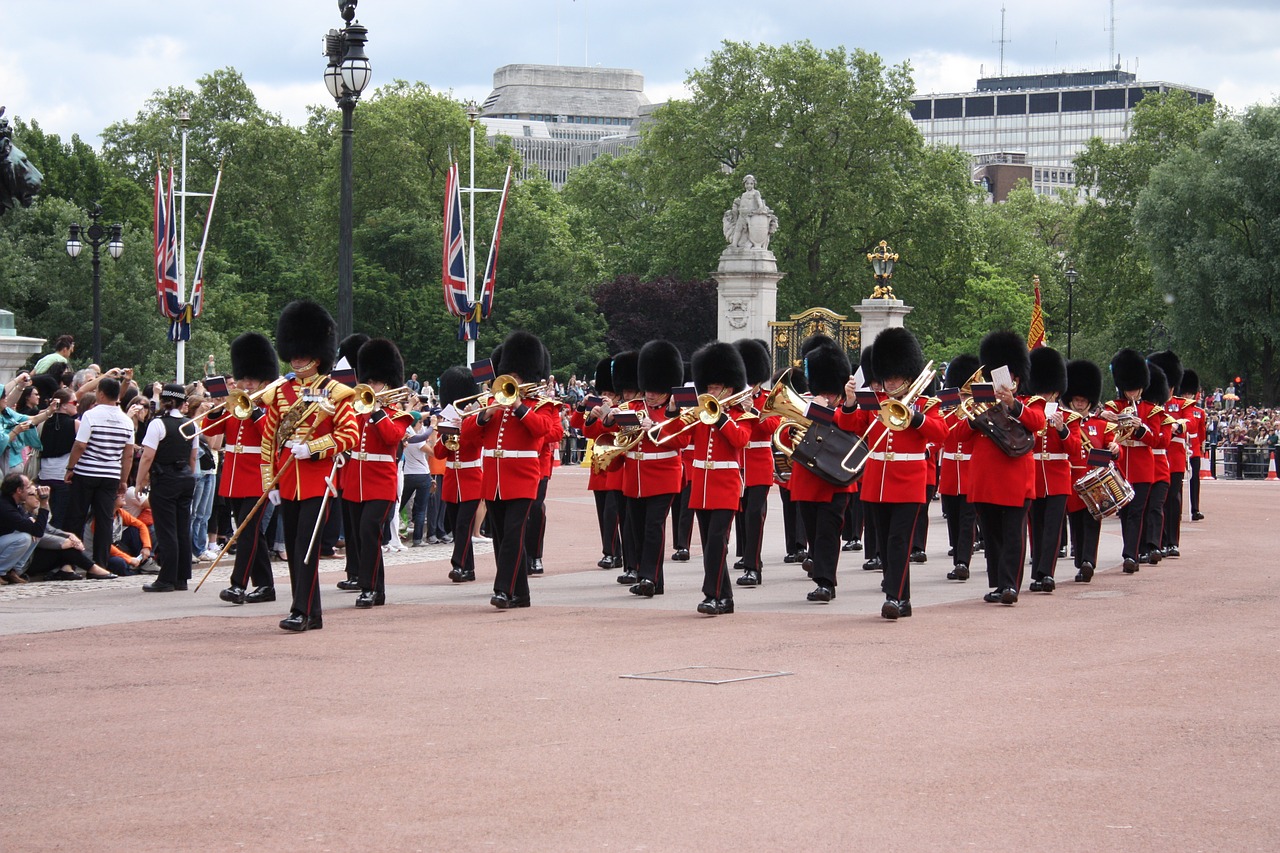 london buckingham palace changing of the guard free photo