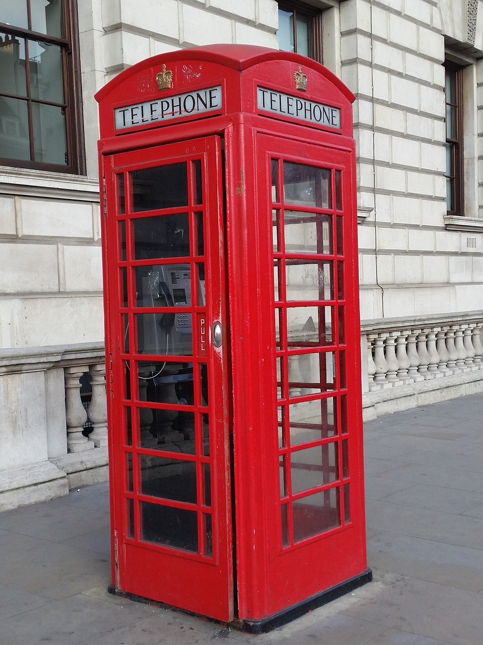 london phone booth red free photo