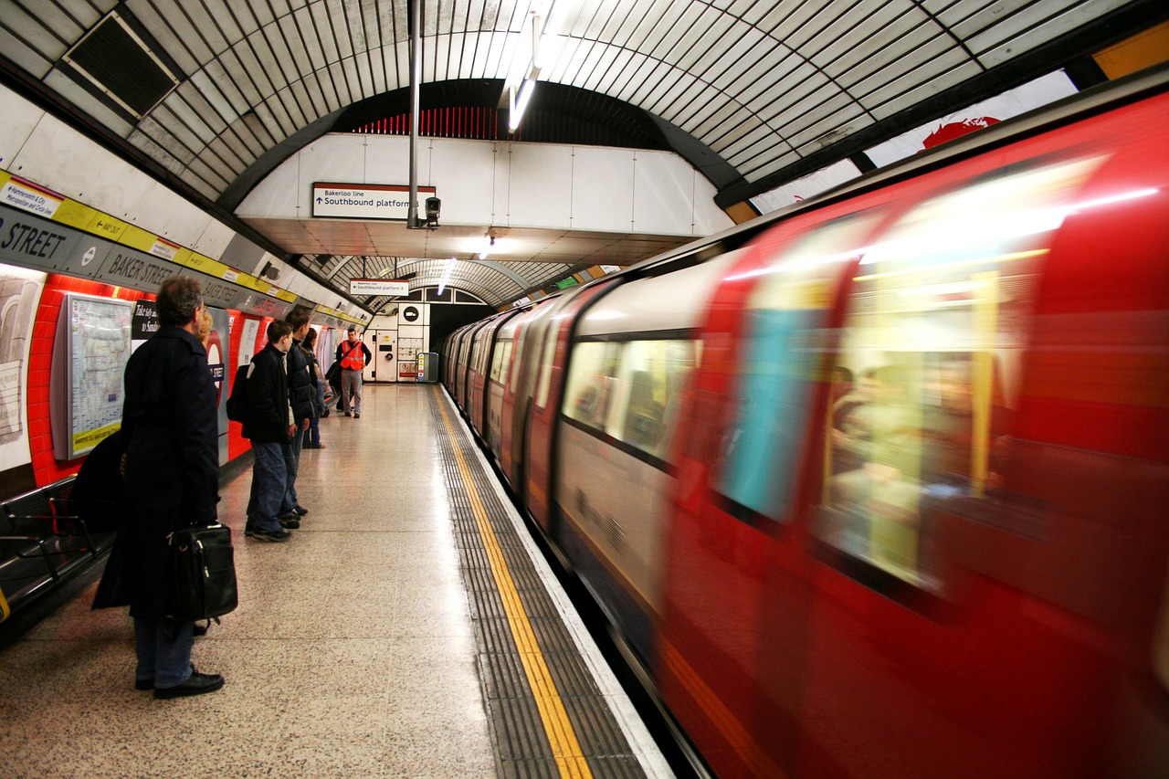 london british metro free photo
