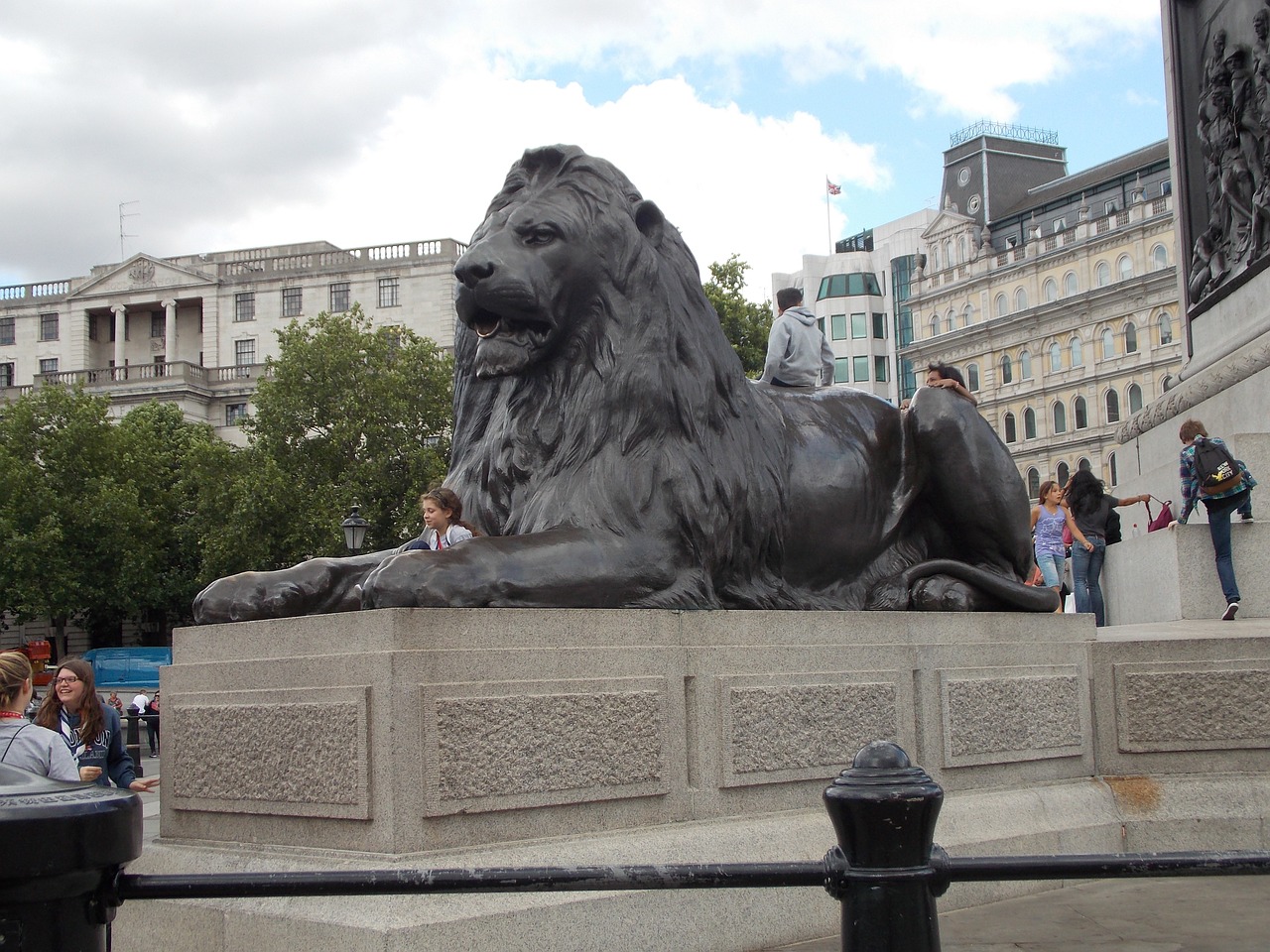 london trafalgar square statue free photo