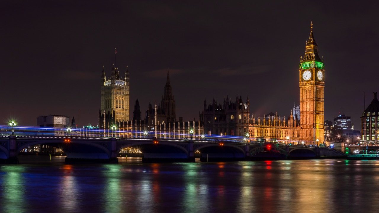 london bridge night clock free photo