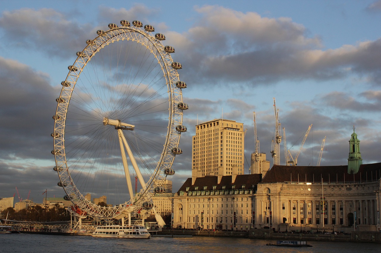 london eye london ferris wheel free photo