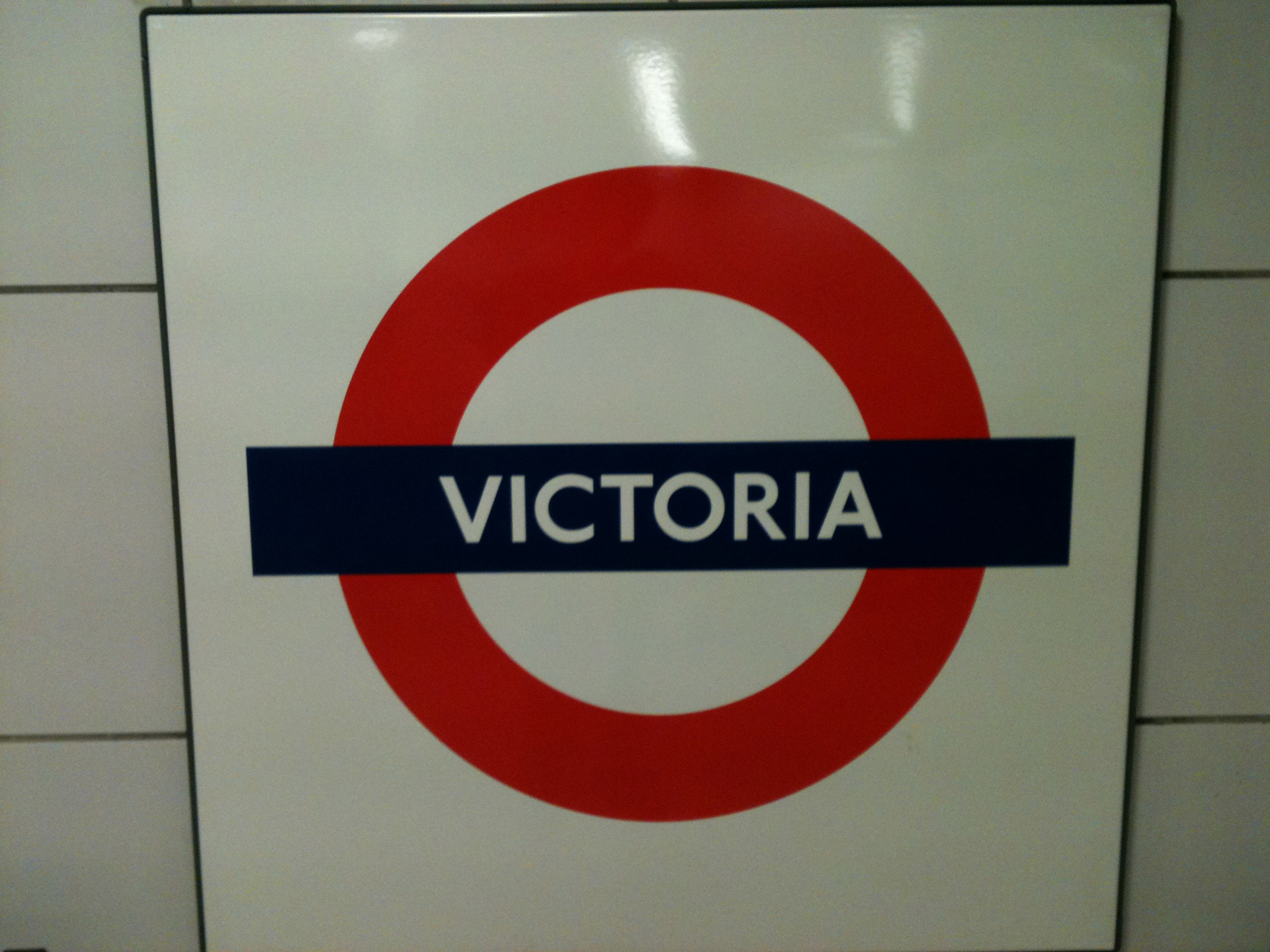 victoria london underground free photo