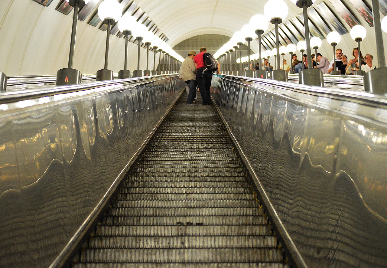 long escalator moscow free photo