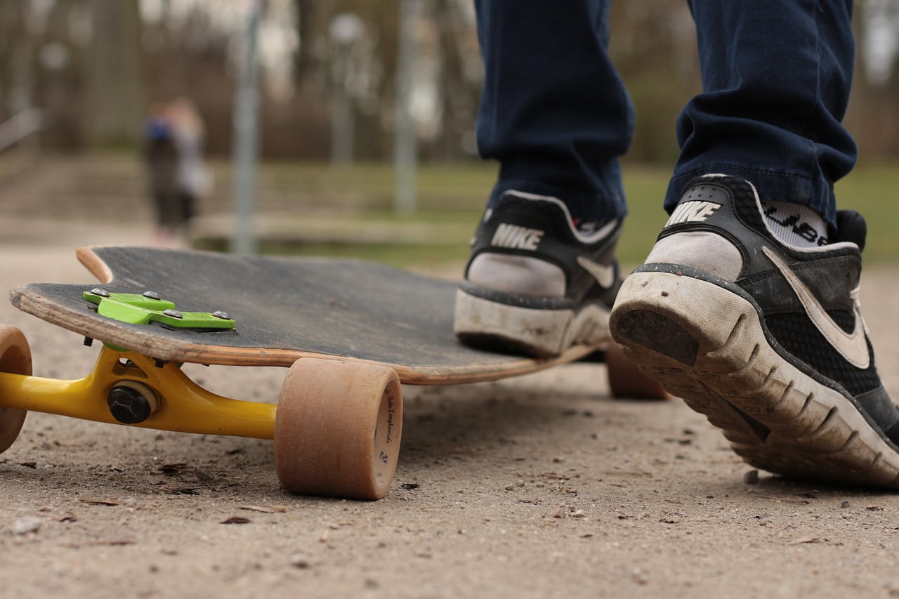 longboard skateboard in the free free photo