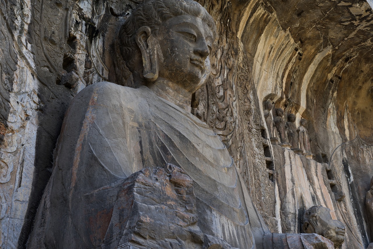 longmen grottoes luoyang stone buddha free photo