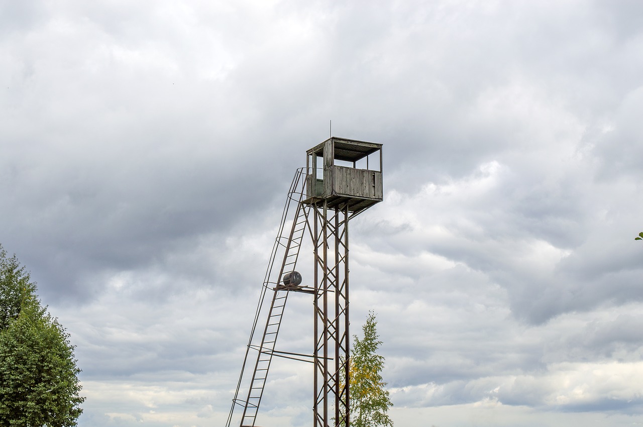 lookout tower lifeguard tower post salvor free photo