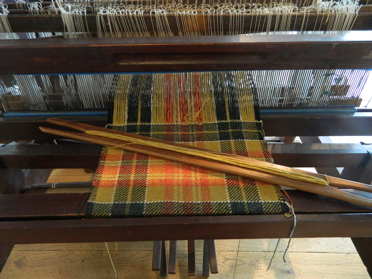 loom weaving craft free photo