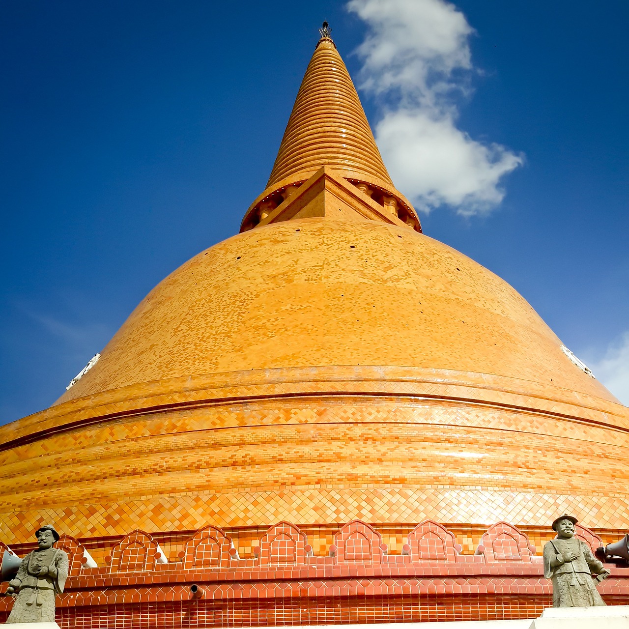 lord prapathomjedi pagoda free photo