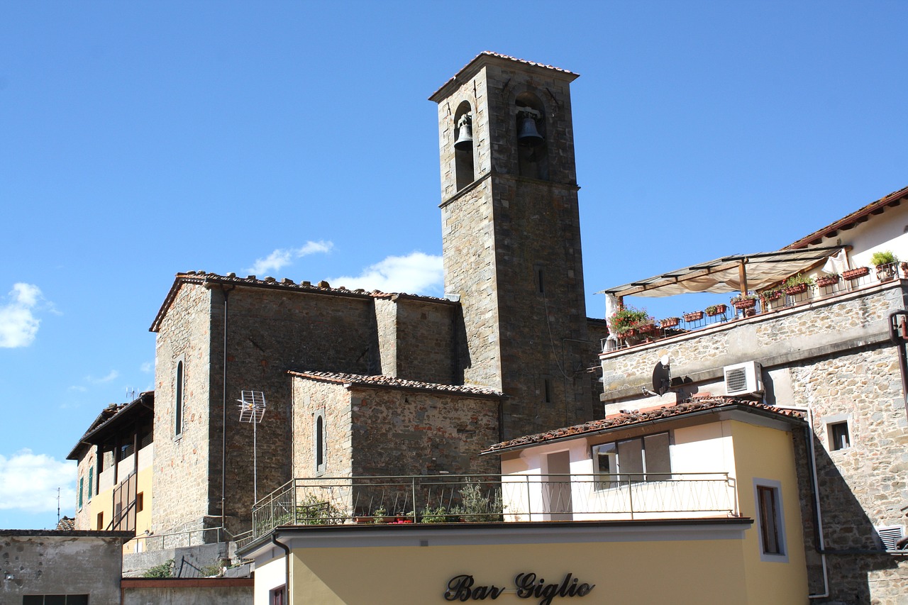 loro cuiffenna tuscany church free photo