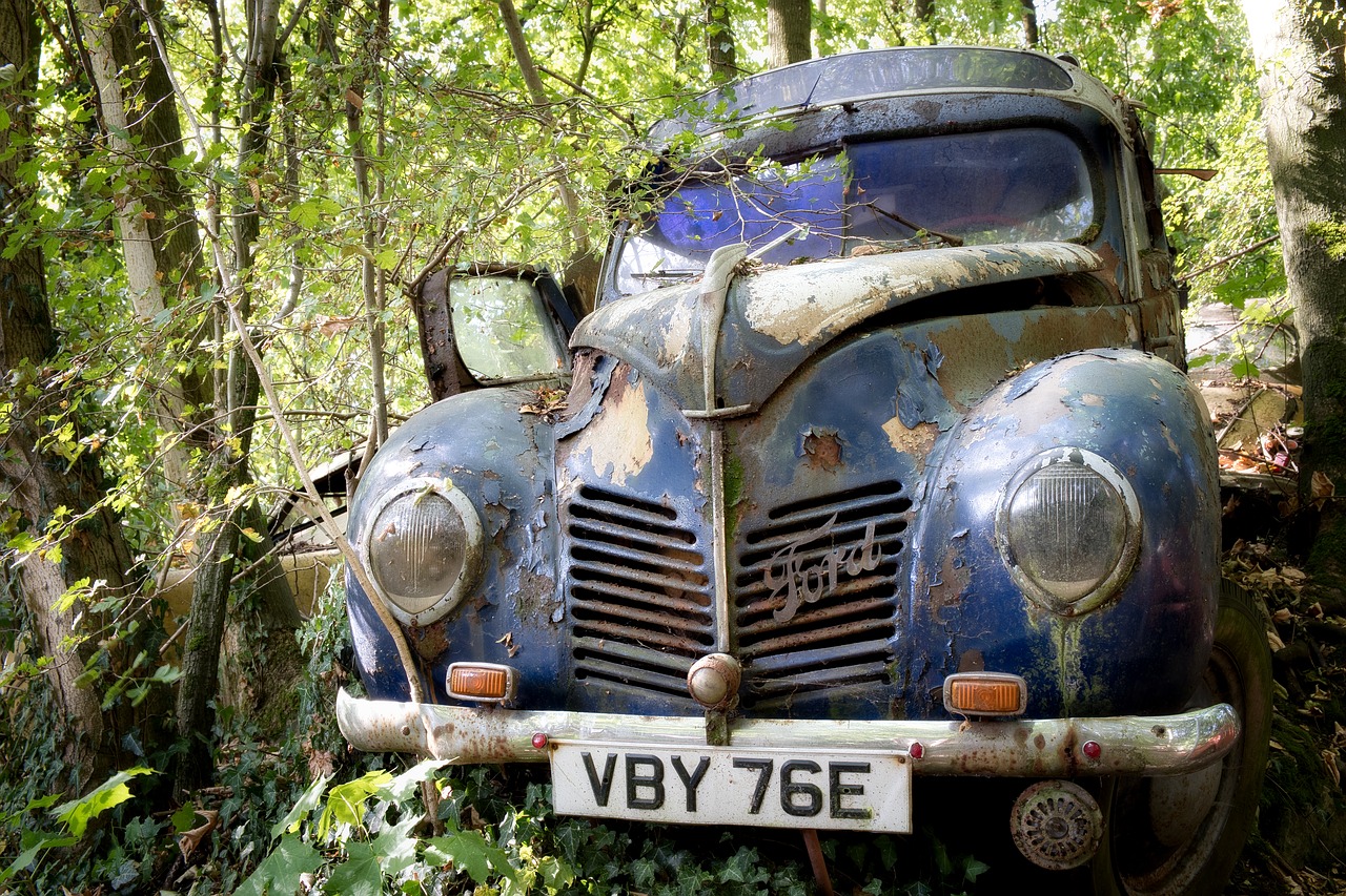 lost place  auto  oldtimer free photo