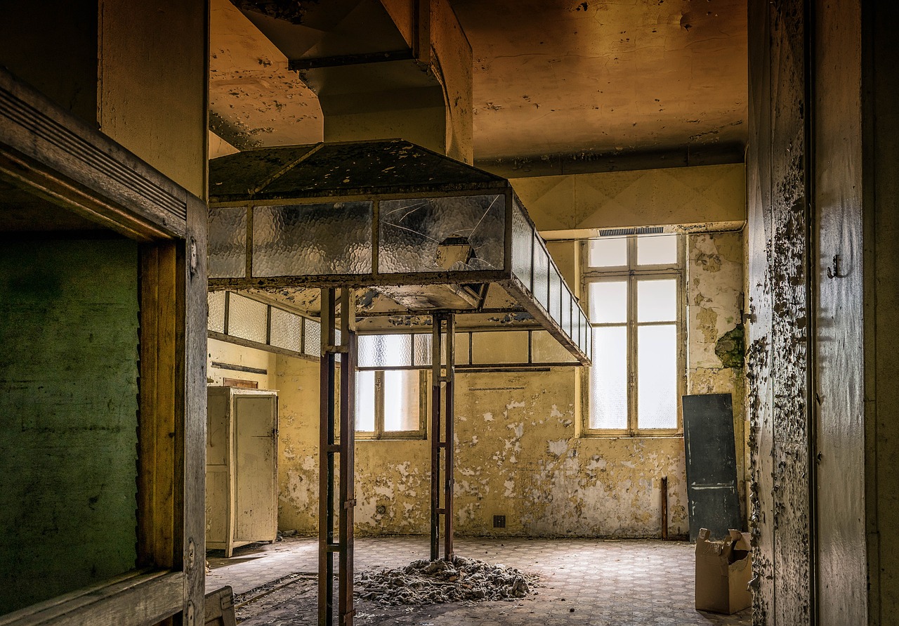 lost places kitchen hotel free photo