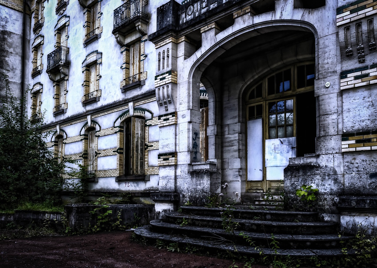 lost places midnight hotel free photo