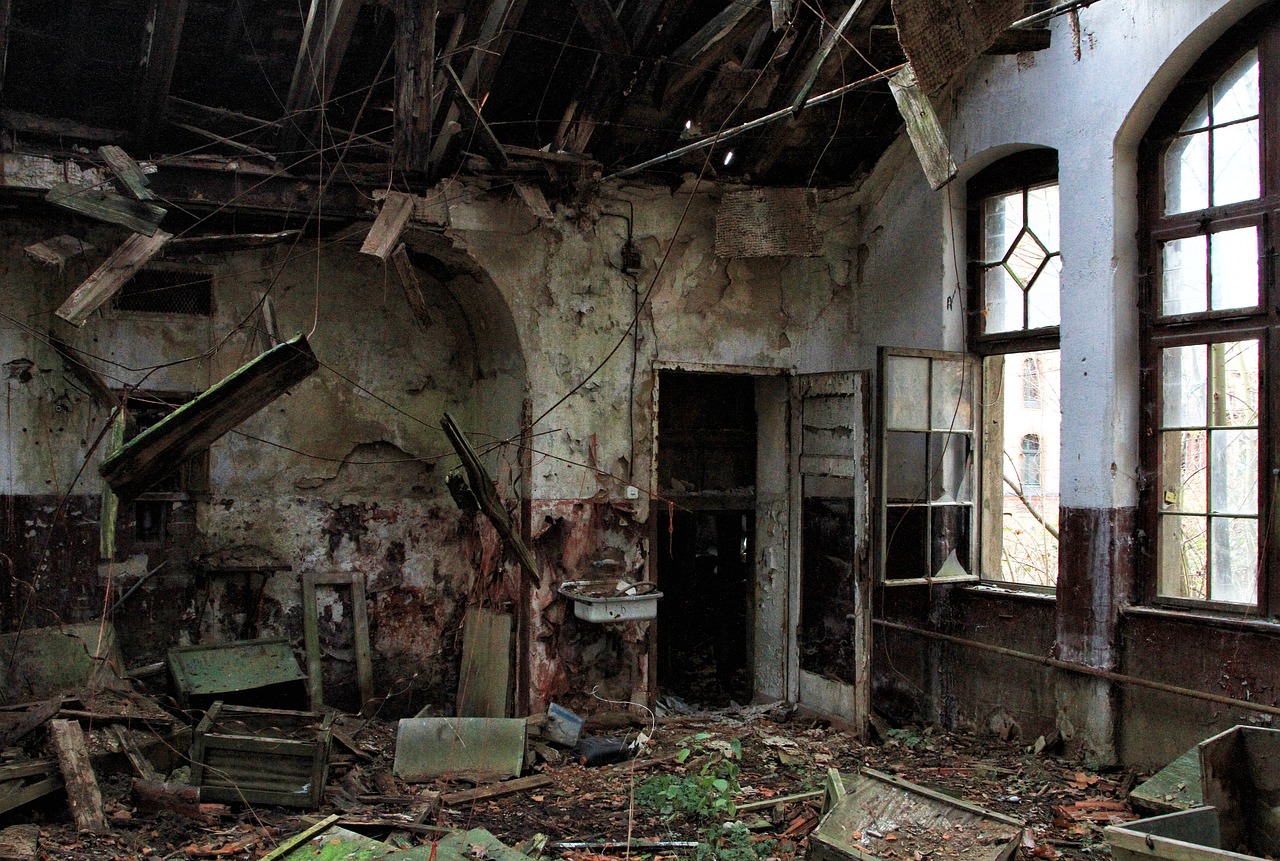 lost places run down lapsed free photo