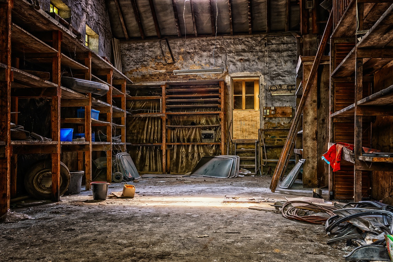 lost places  workshop  scale free photo