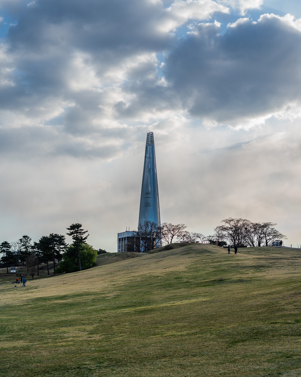lotte tower  seoul  korea free photo