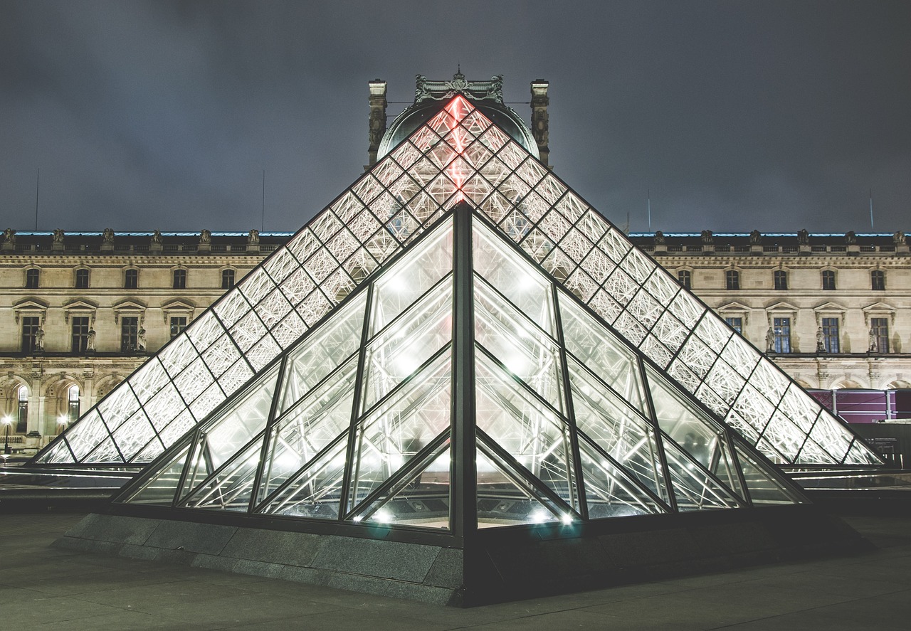 louvre pytamide glass free photo