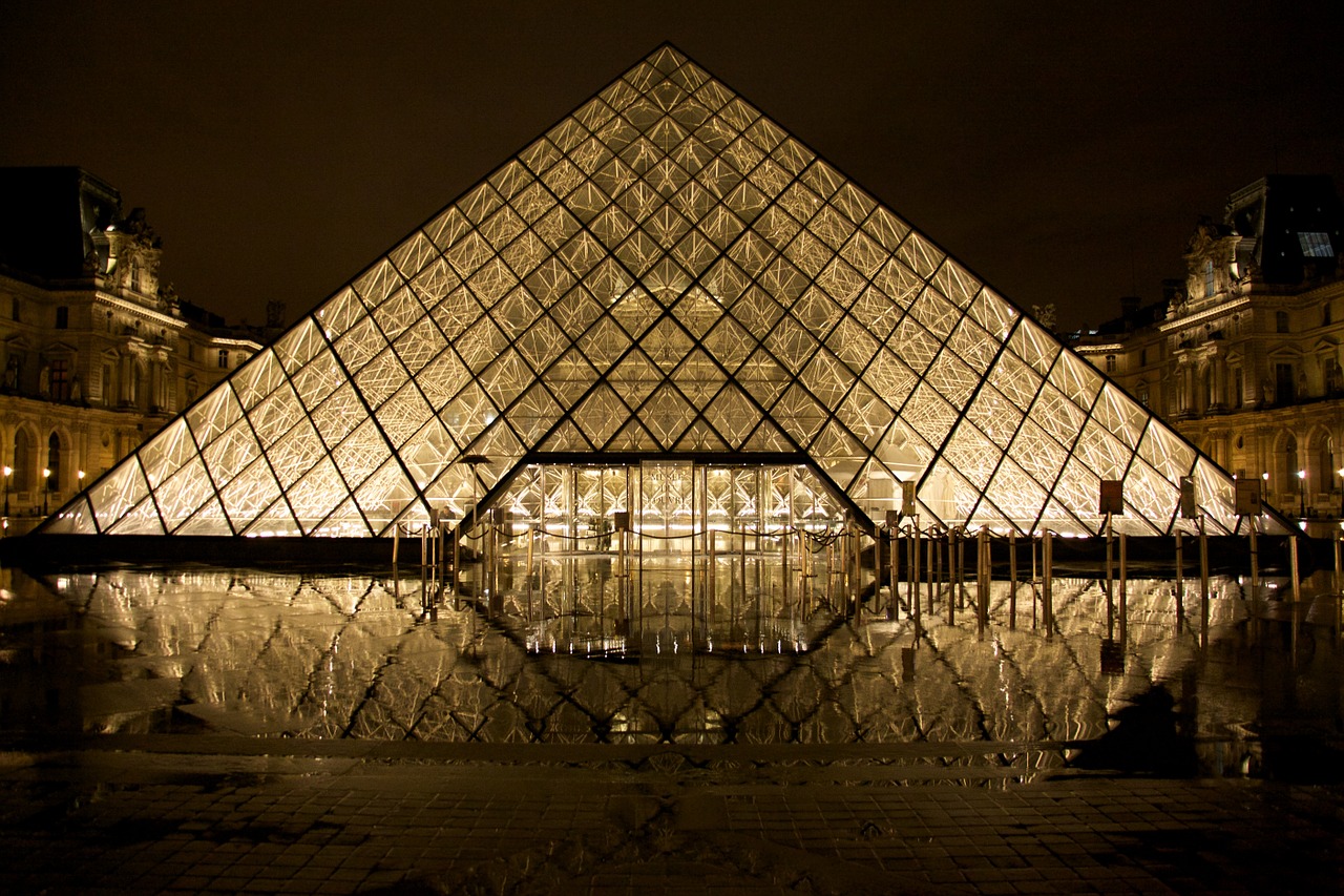 louvre glass pyramid paris free photo