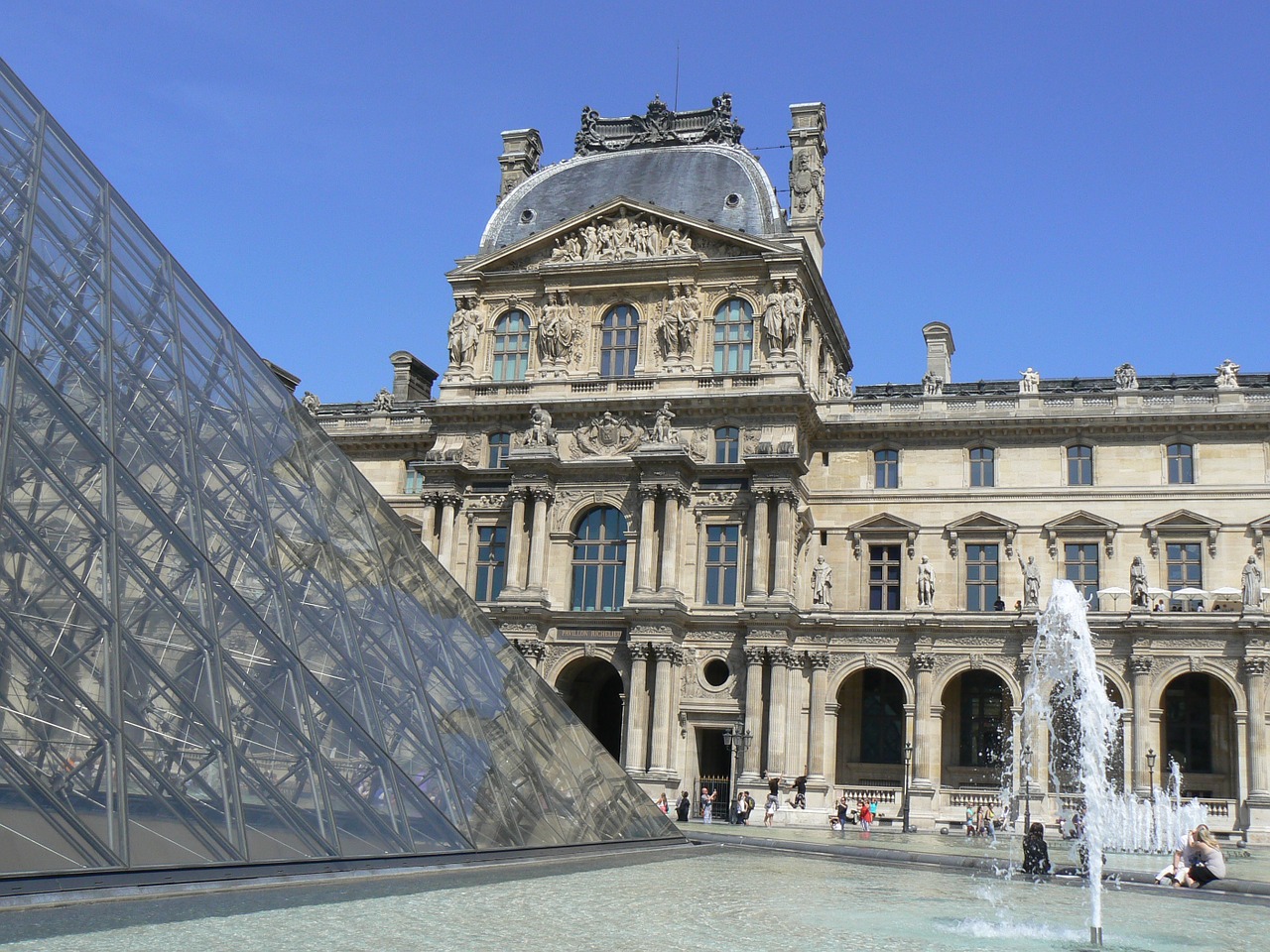 louvres museum paris free photo