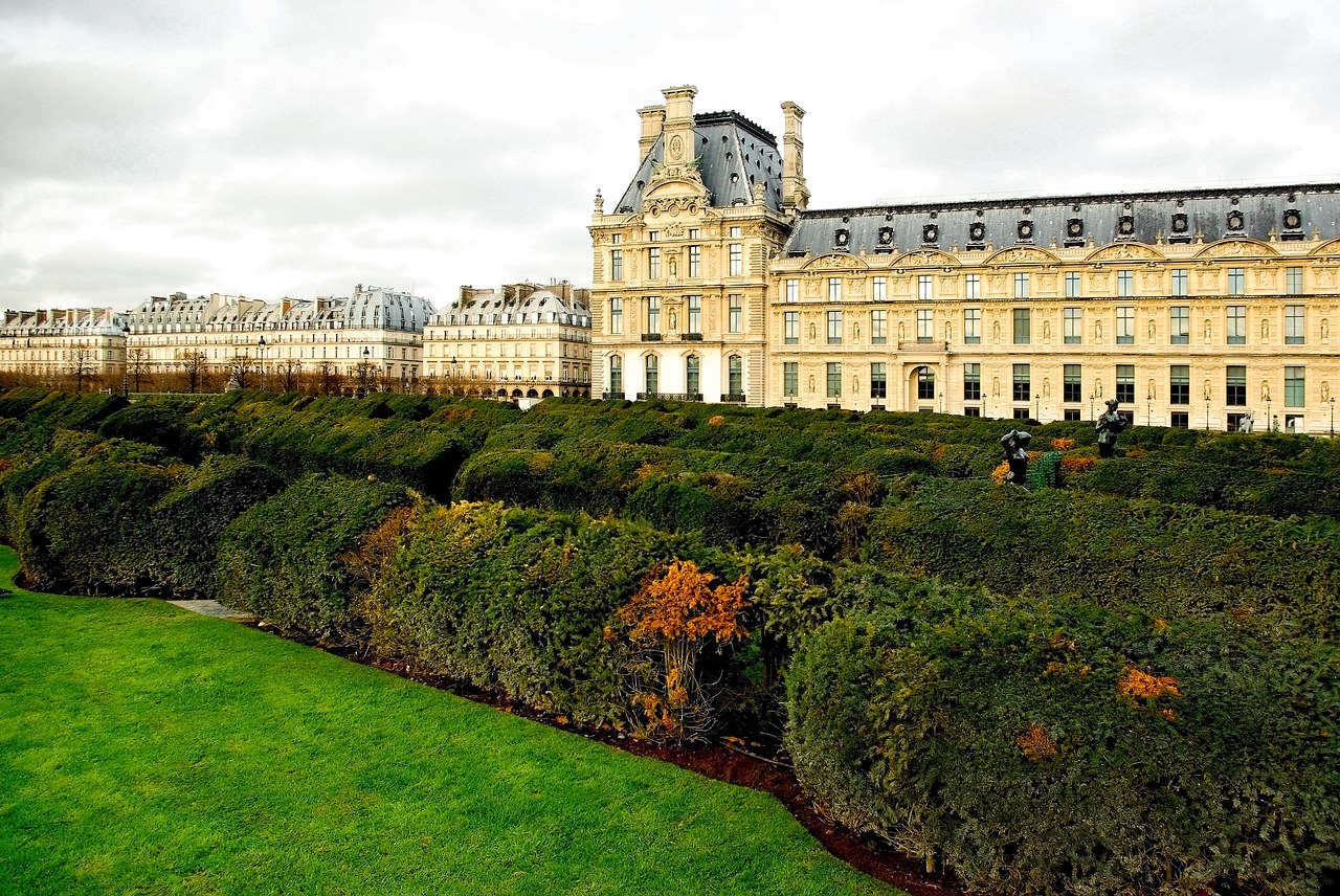 louvres museum paris free photo