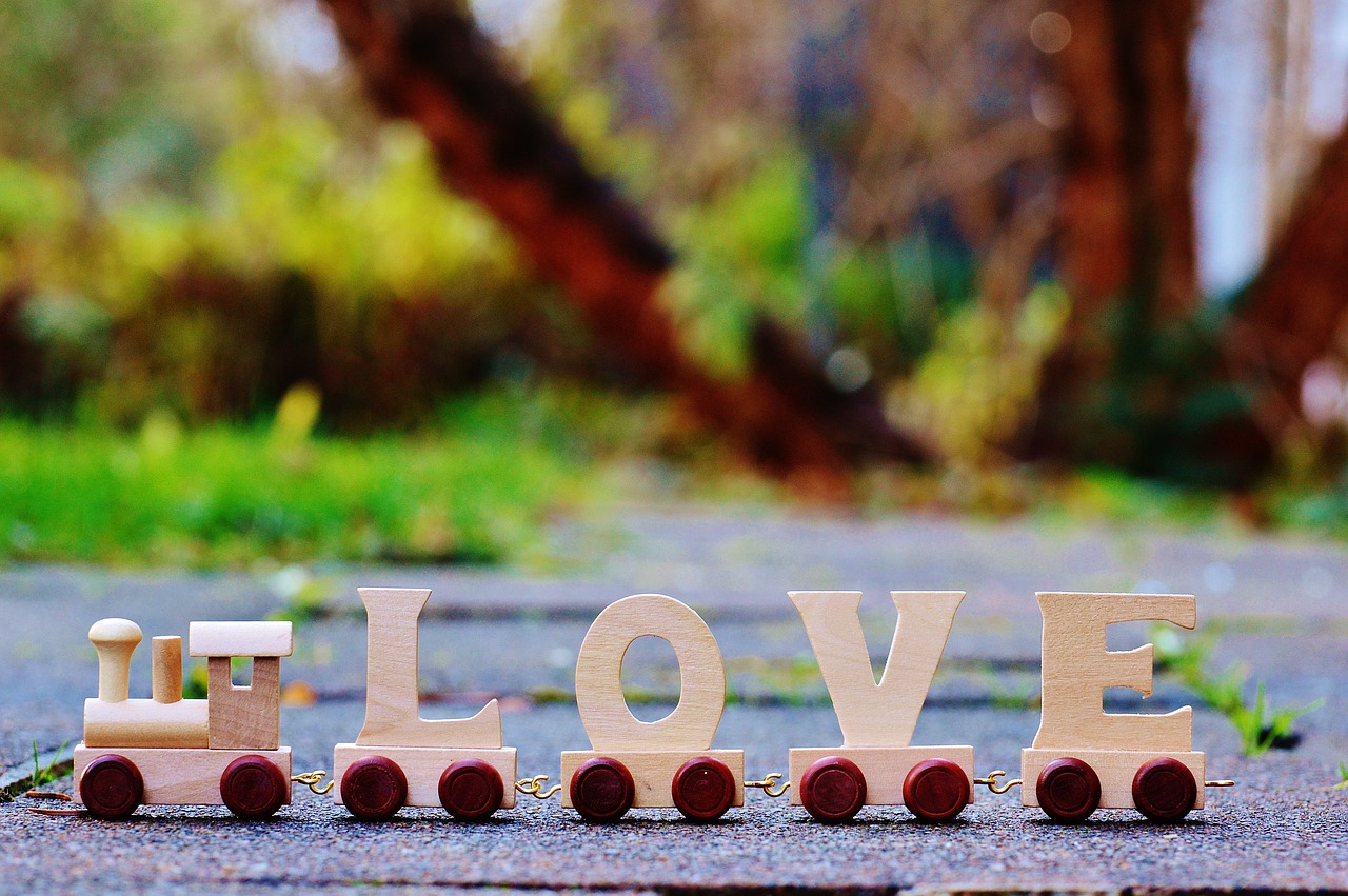 love train wood free photo