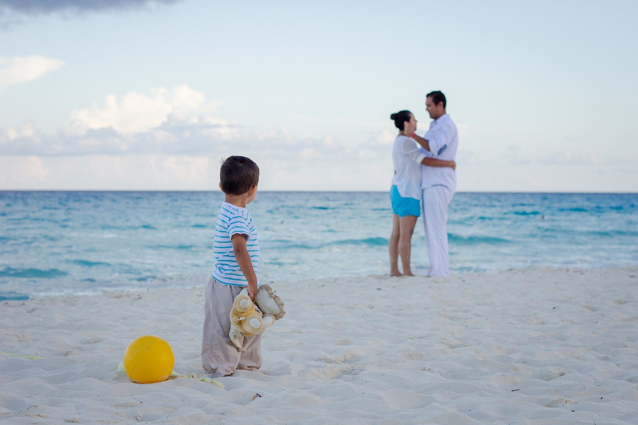 love family beach free photo