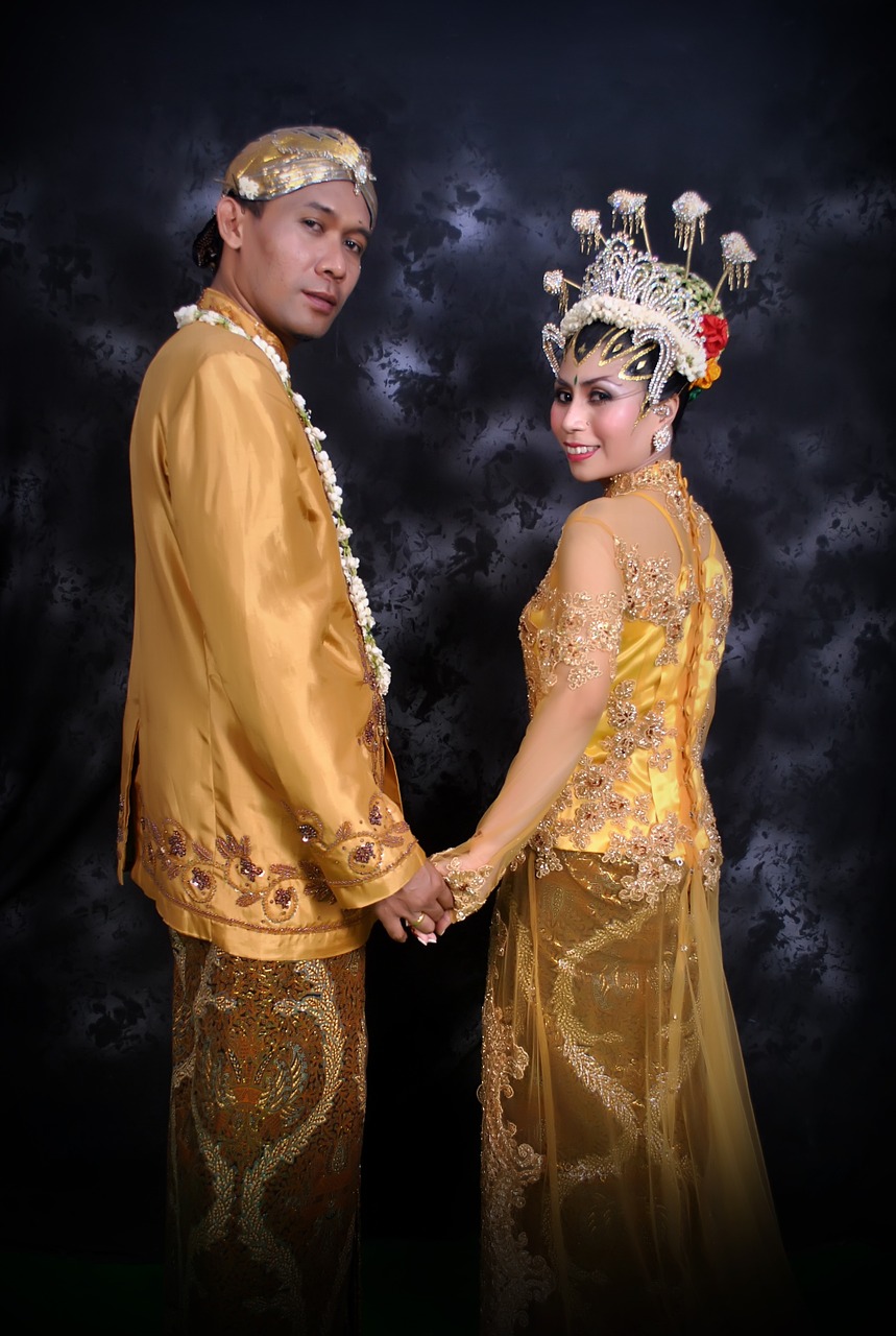 couple wedding traditional free photo