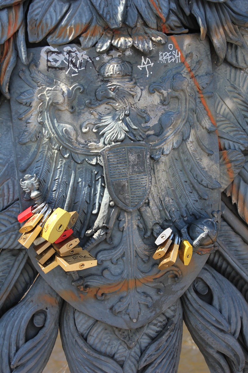 love castles love locks free photo