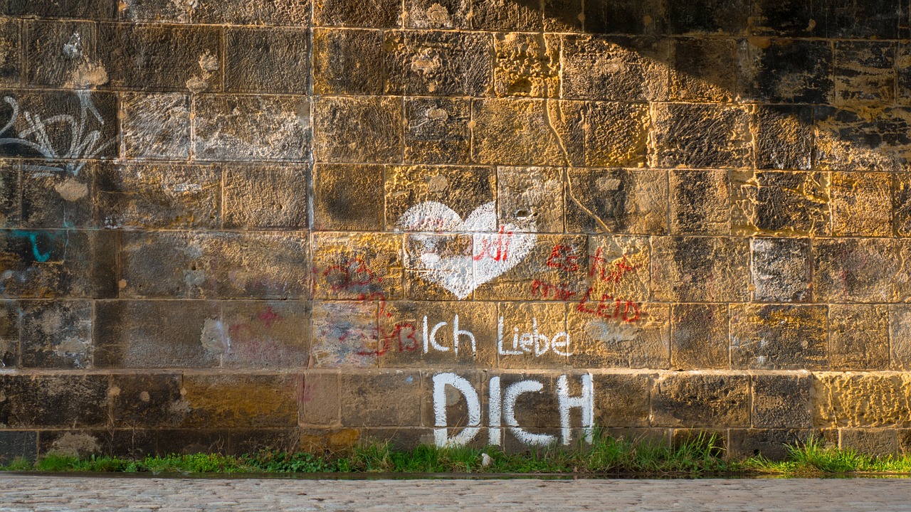 love feeling graffiti free photo
