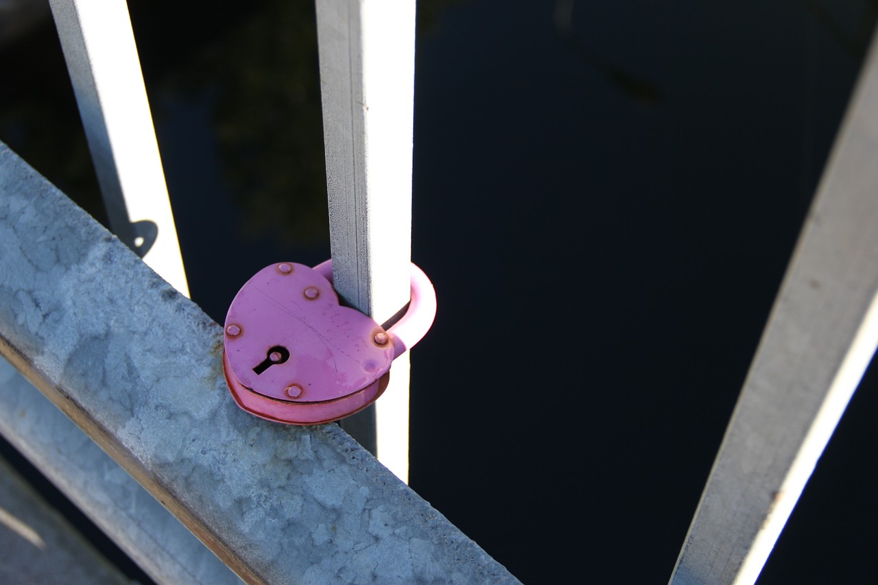 love lock bridge free photo