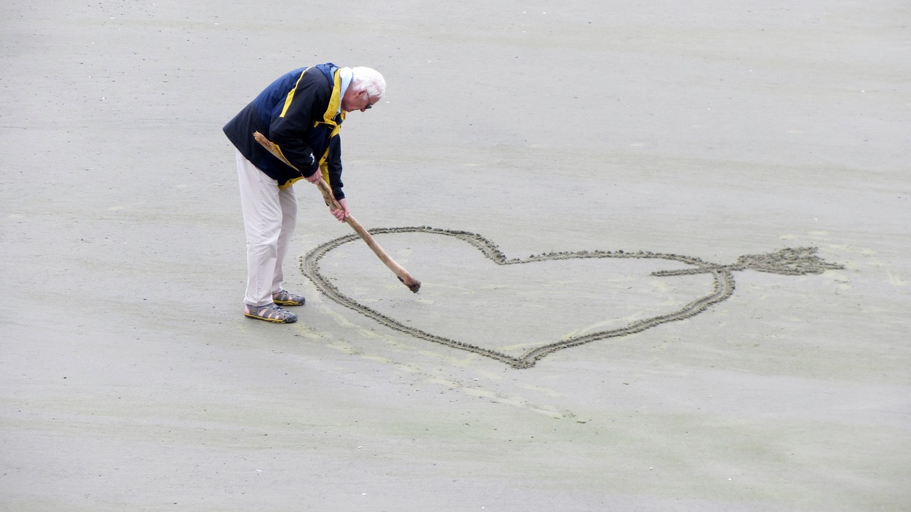 love old people the heart of free photo