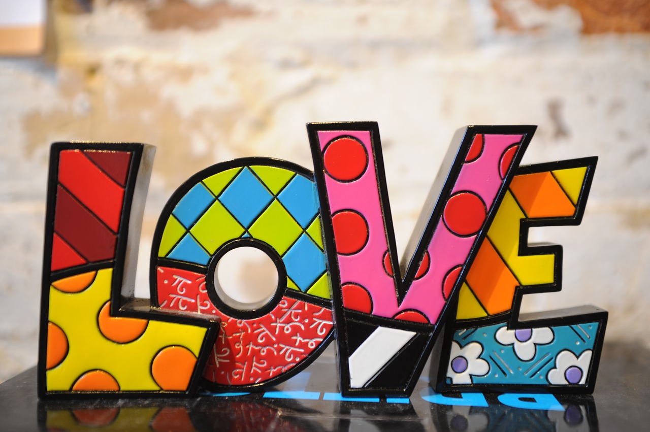 love sculpture art free photo