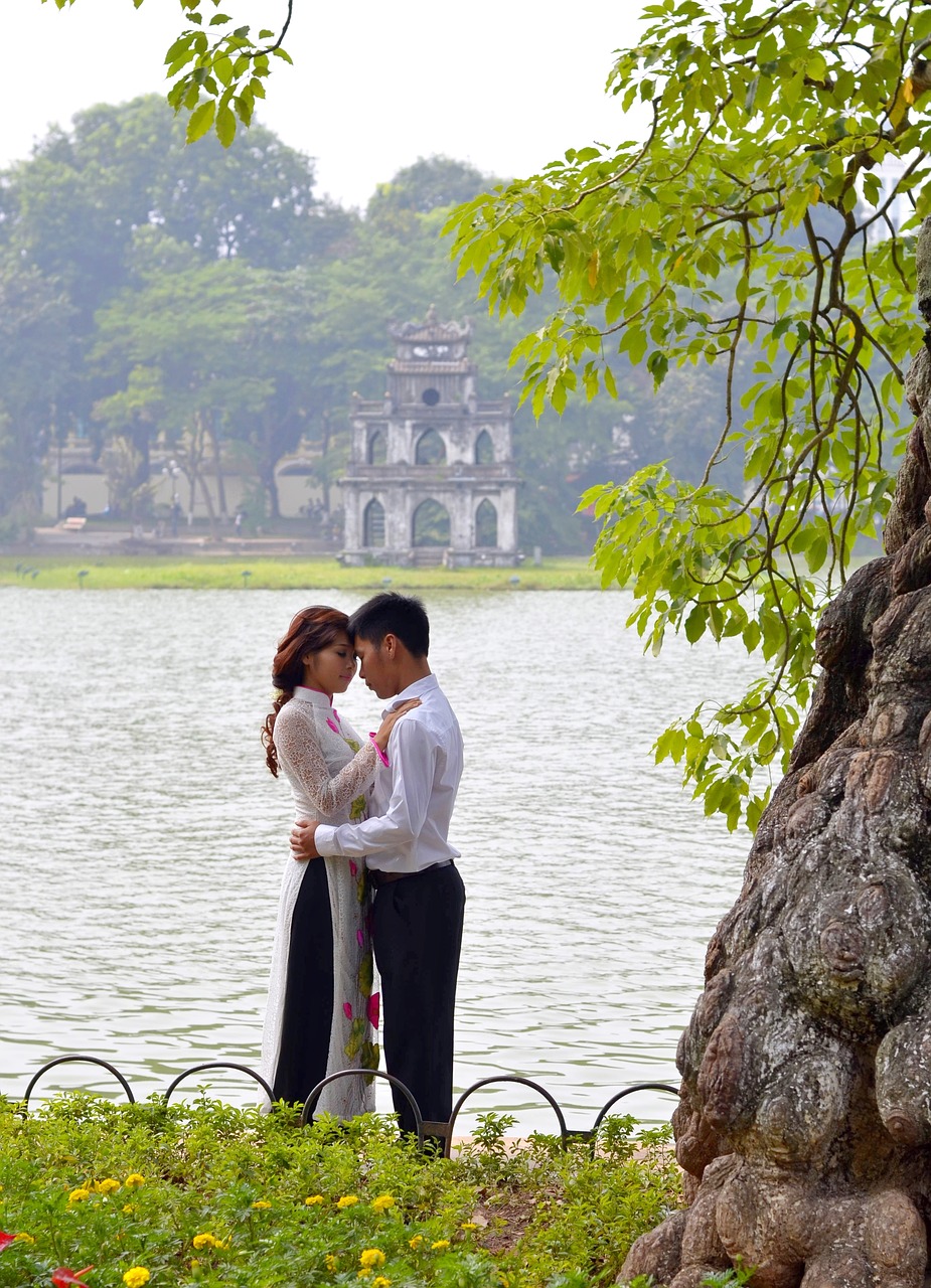love  couple  vietnam free photo