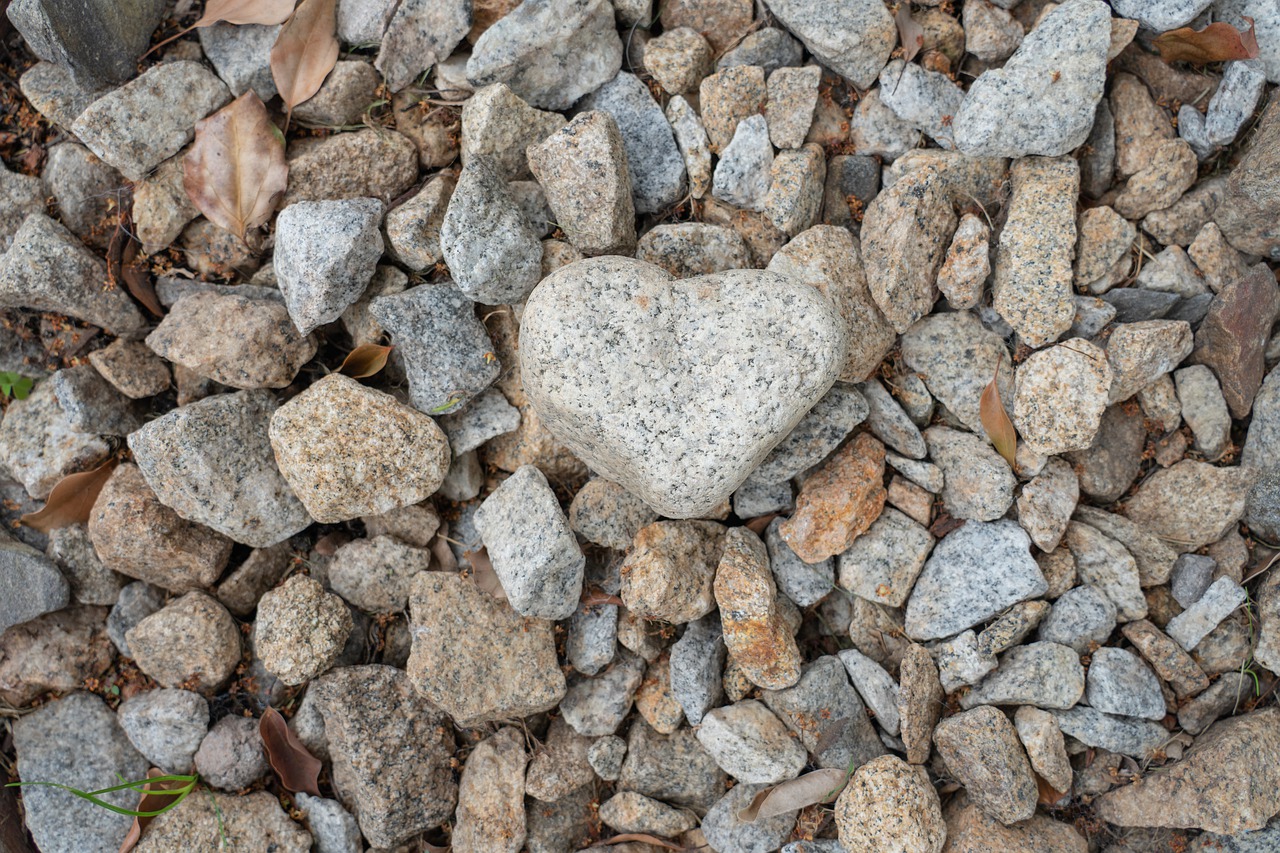 love  rocks  heart free photo