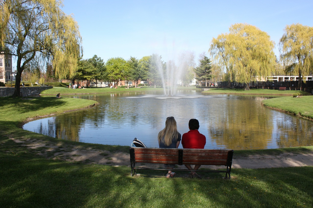 love college campus fountain free photo