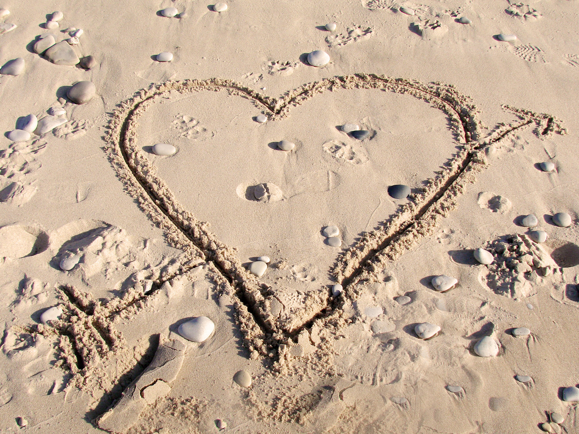 love sand heart free photo