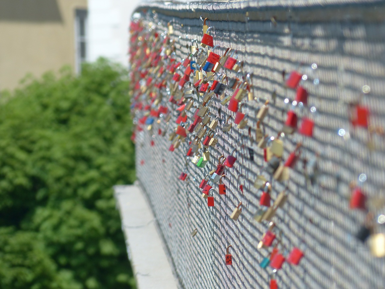 love locks castles fence free photo