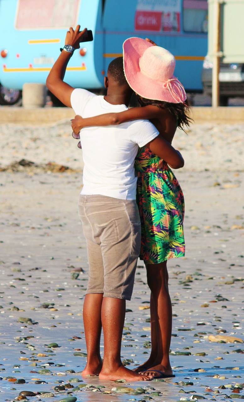 Lovers,beach,sea,love,pair - free image from needpix.com