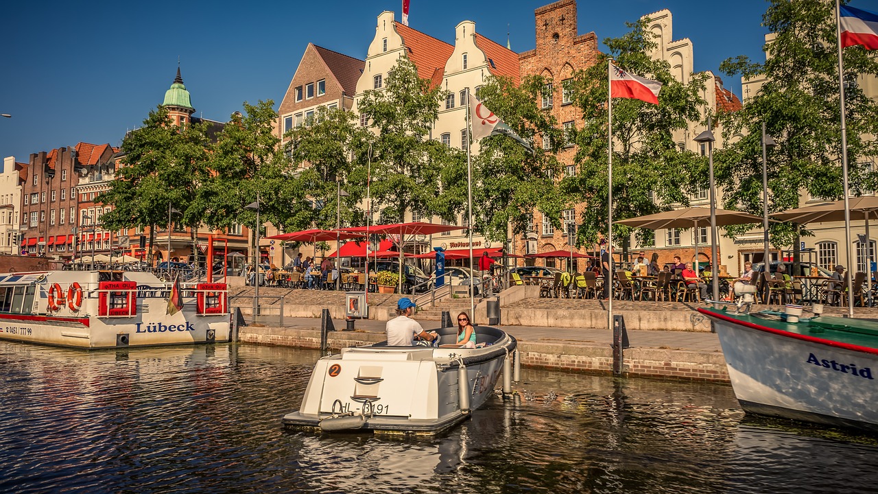 lübeck  waters  water free photo