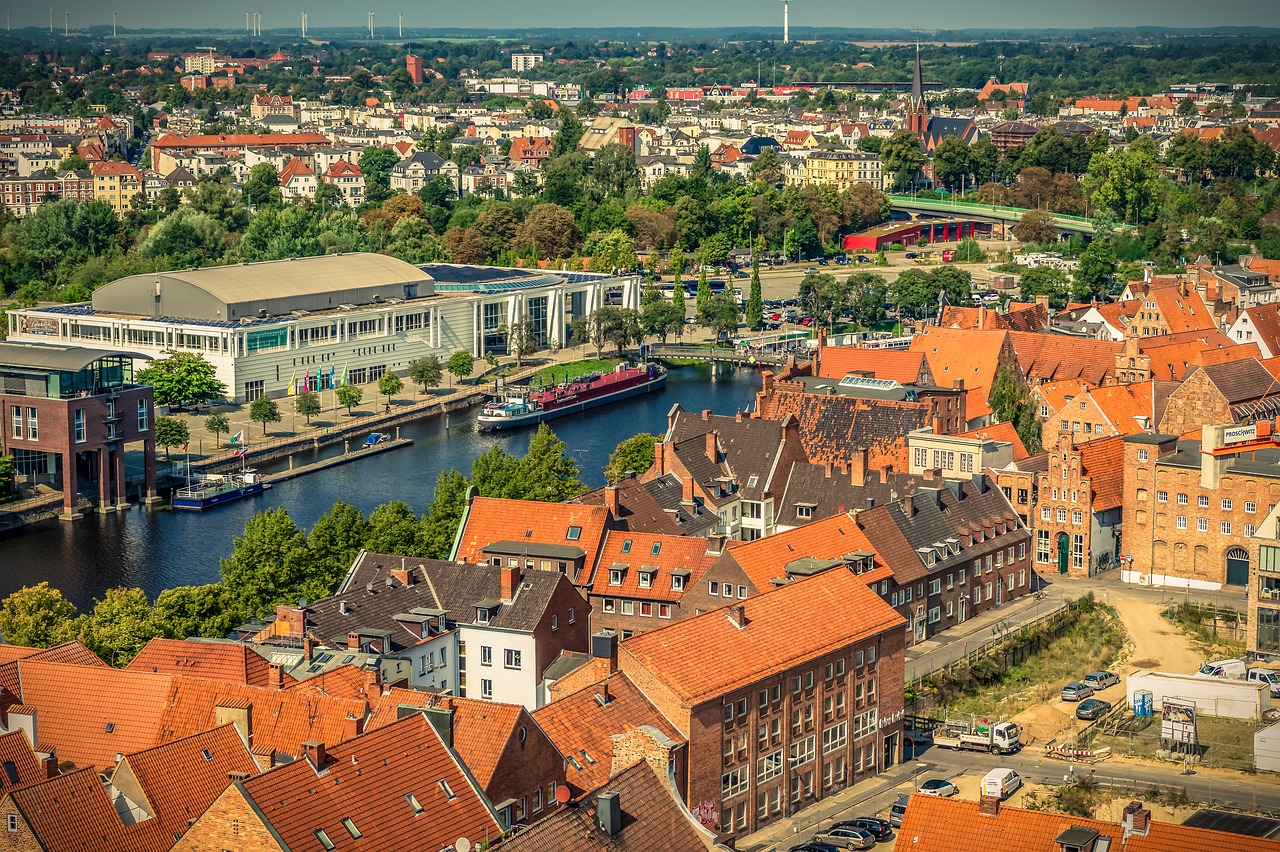 lübeck  hanseatic city  architecture free photo