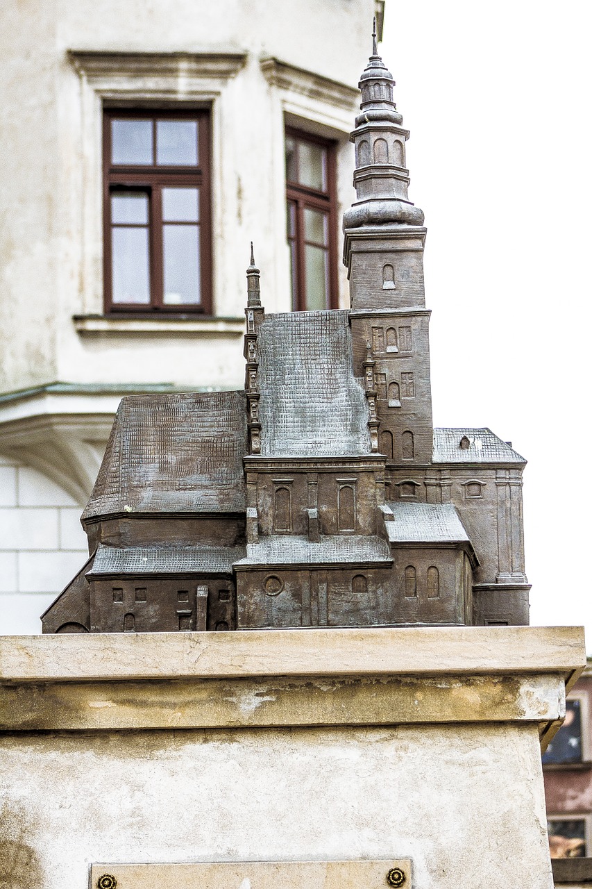 lublin monument mockup free photo