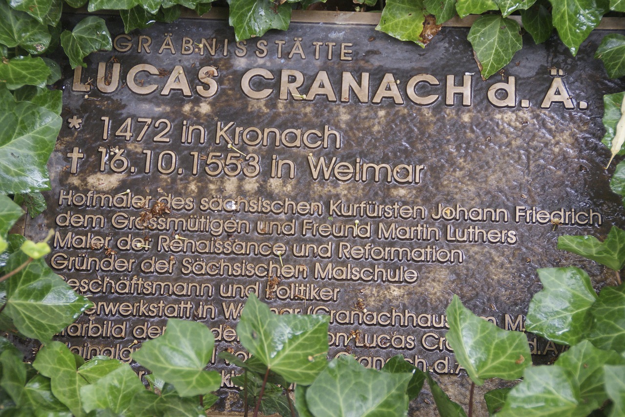 lucas cranach-grab tombstone bronze free photo
