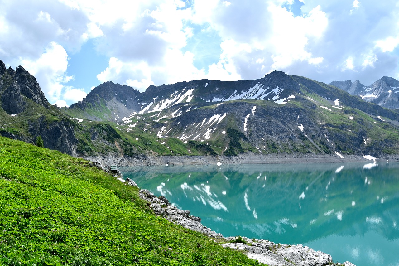 luenersee  bergsee  mountains free photo