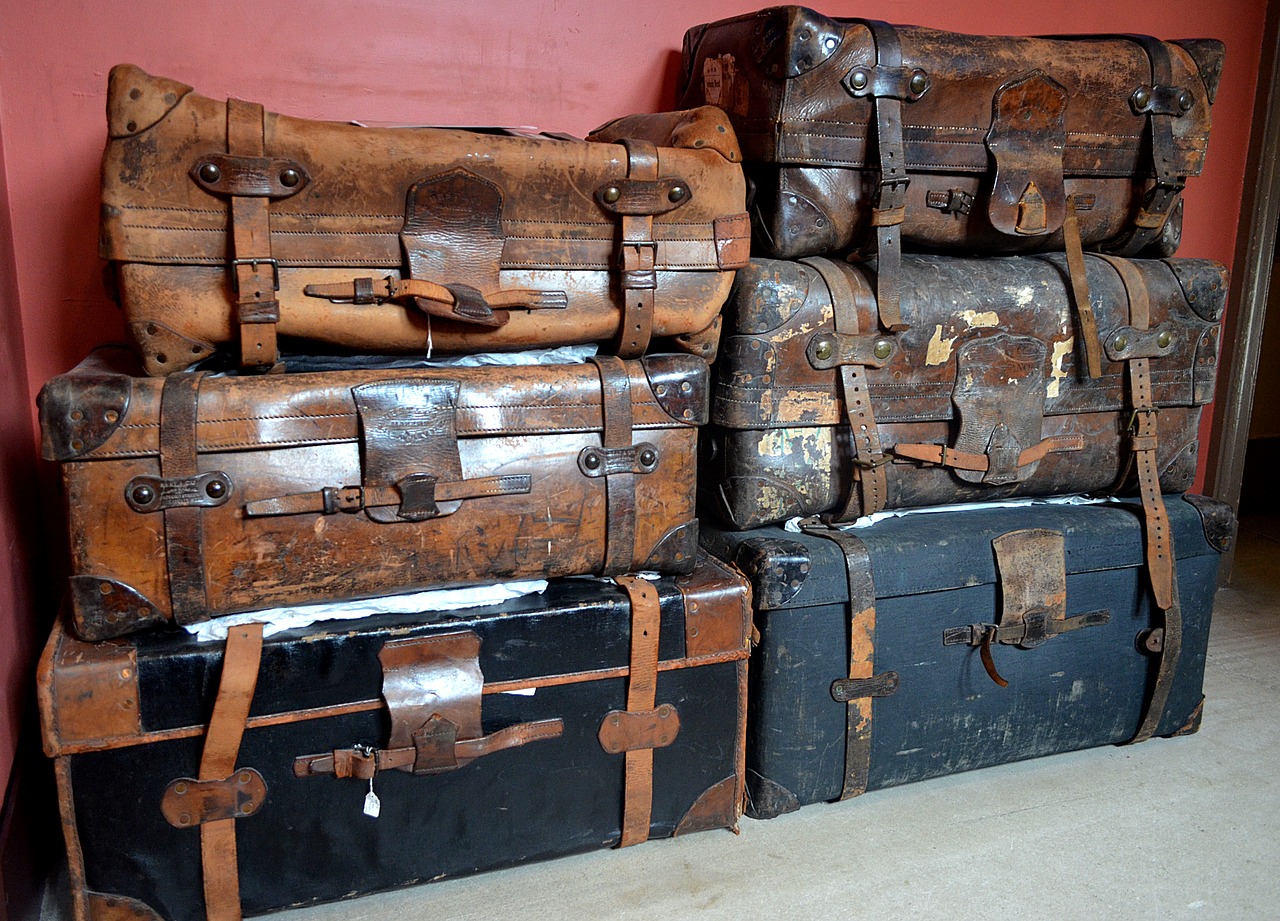 luggage leather suitcase worn free photo
