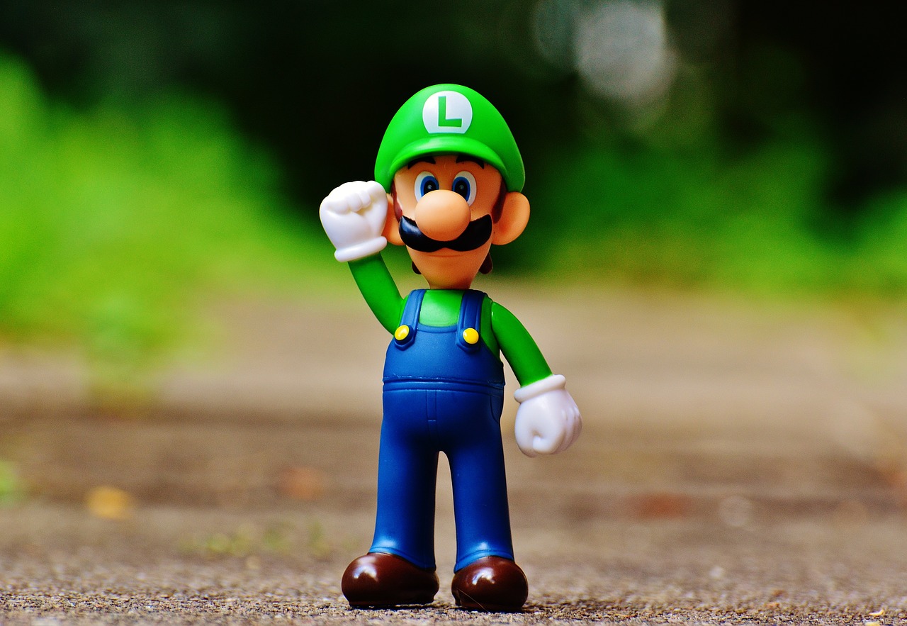 luigi figure play free photo