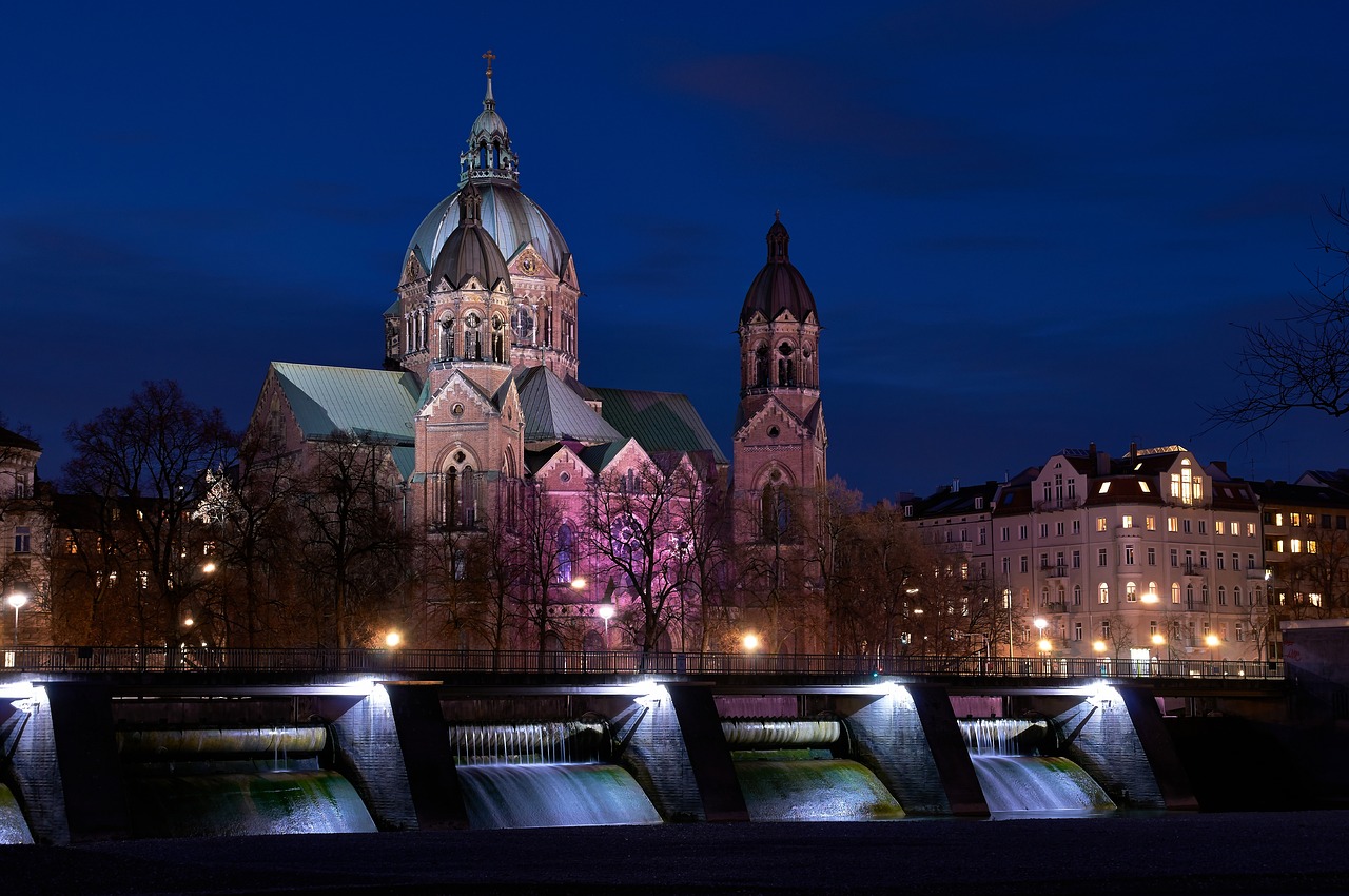 luke's church isar munich free photo