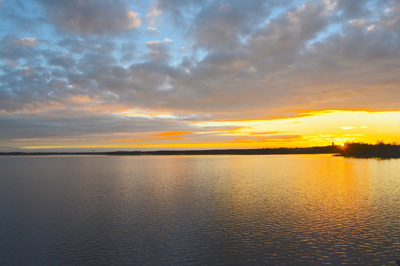 luleå water evening sun free photo