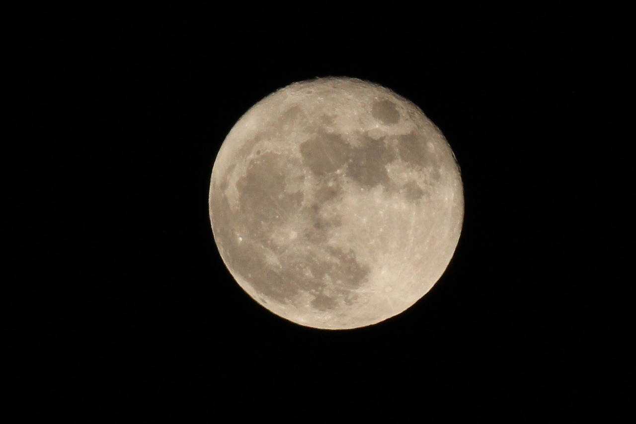 luna full moon autumn free photo