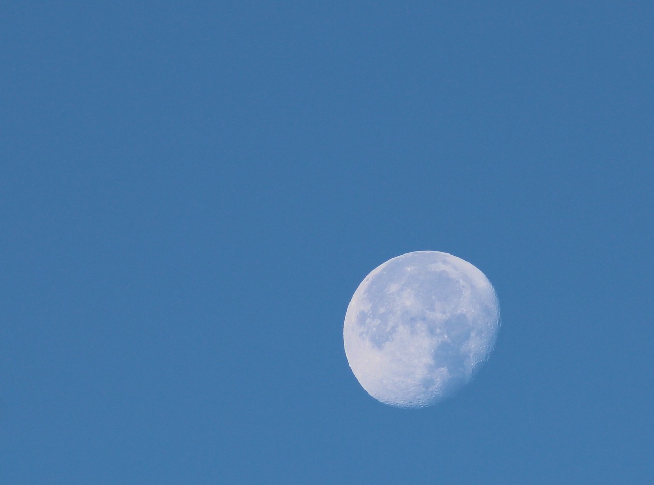 luna sky universe free photo